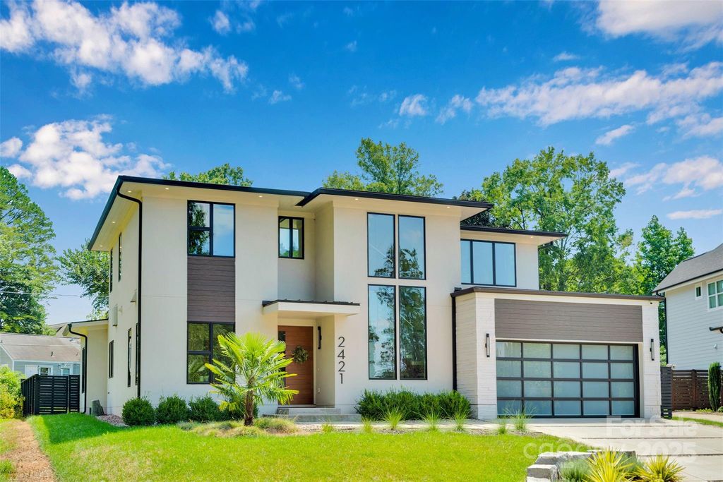 2421 Roslyn Avenue, Charlotte, NC 28208