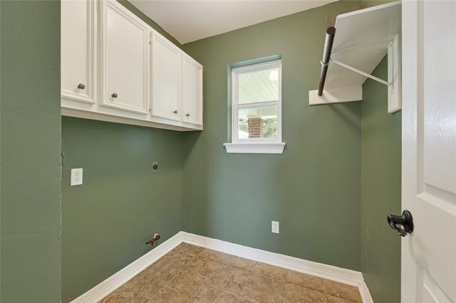 110 Regal Lane, Liberty, TX 77575