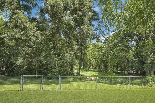 110 Regal Lane, Liberty, TX 77575