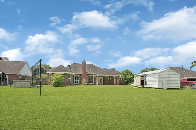 110 Regal Lane, Liberty, TX 77575