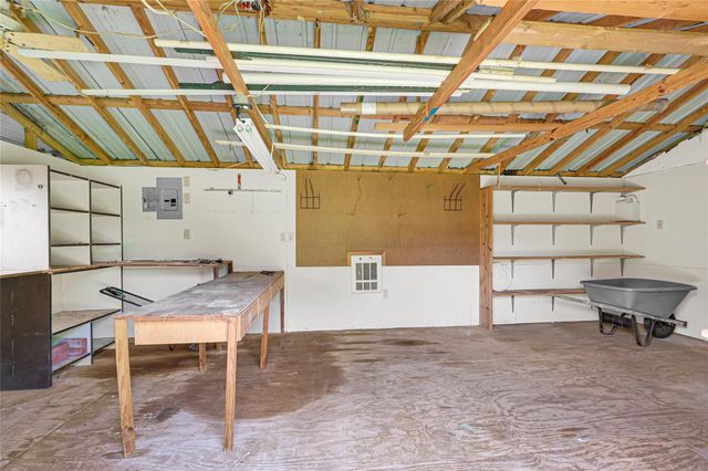 110 Regal Lane, Liberty, TX 77575