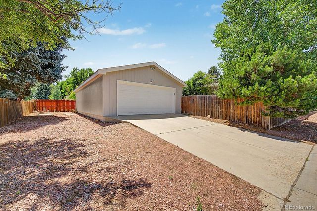 300 45th Avenue, Greeley, CO 80634