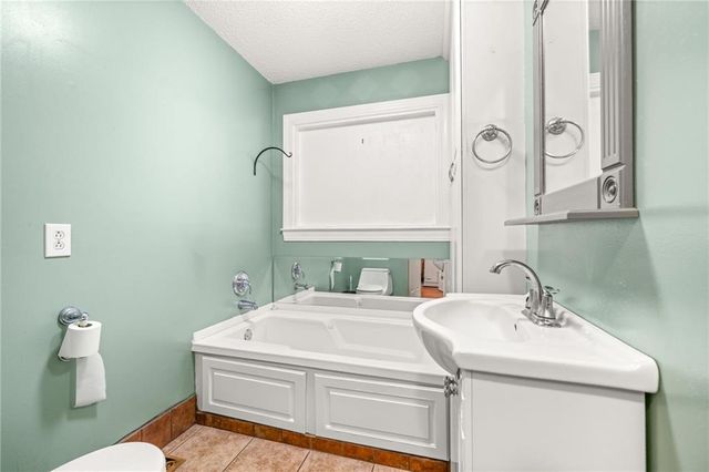 131 Caudell Drive, Lula, GA 30554