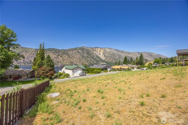 2870 Lakeshore Drive, Manson, WA 98831