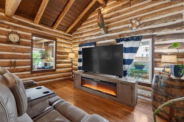 25 Beach Drive, Lake Tapawingo, MO 64015