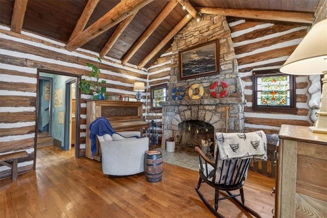 25 Beach Drive, Lake Tapawingo, MO 64015