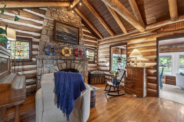 25 Beach Drive, Lake Tapawingo, MO 64015