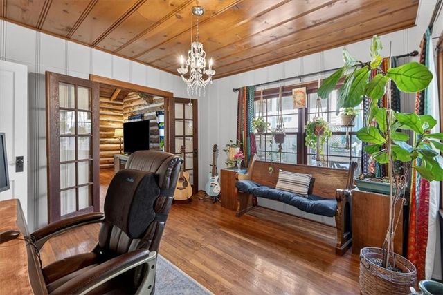 25 Beach Drive, Lake Tapawingo, MO 64015