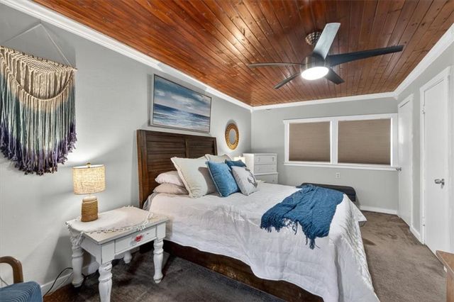 25 Beach Drive, Lake Tapawingo, MO 64015