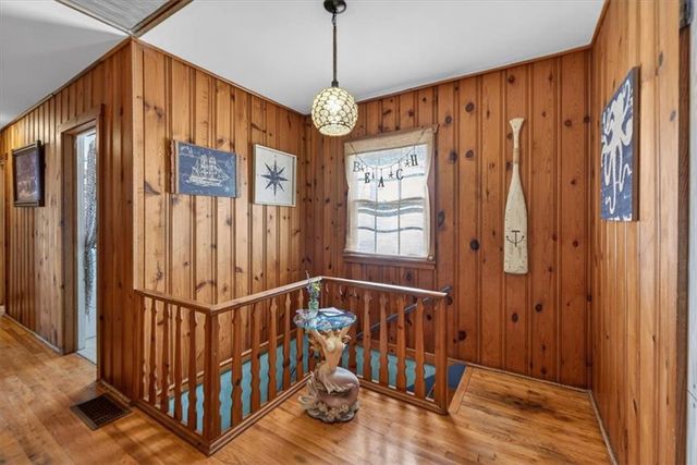 25 Beach Drive, Lake Tapawingo, MO 64015