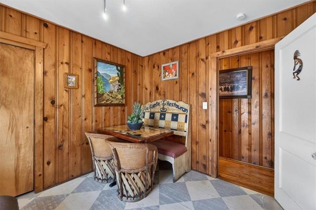 25 Beach Drive, Lake Tapawingo, MO 64015