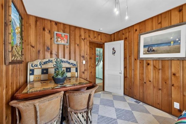 25 Beach Drive, Lake Tapawingo, MO 64015