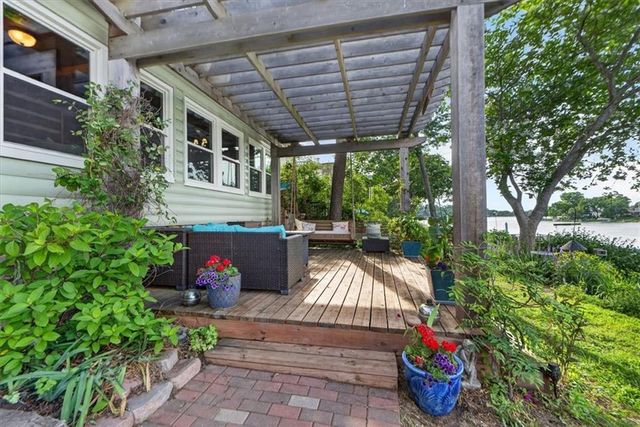 25 Beach Drive, Lake Tapawingo, MO 64015