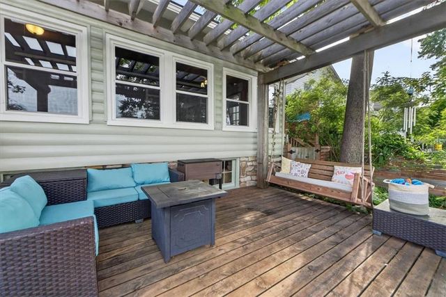 25 Beach Drive, Lake Tapawingo, MO 64015