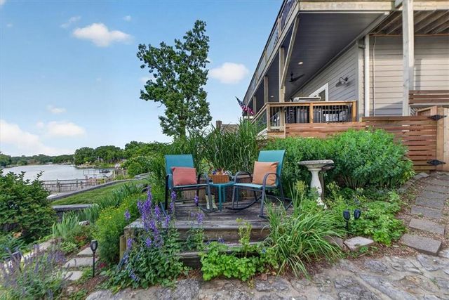 25 Beach Drive, Lake Tapawingo, MO 64015