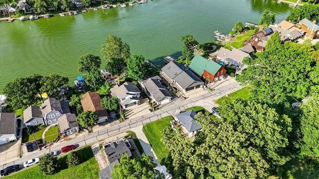 25 Beach Drive, Lake Tapawingo, MO 64015
