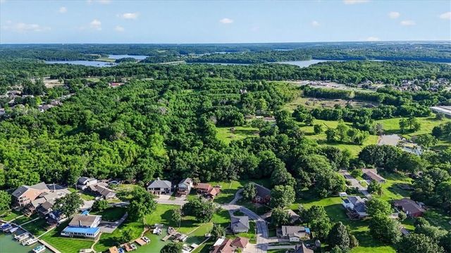 25 Beach Drive, Lake Tapawingo, MO 64015