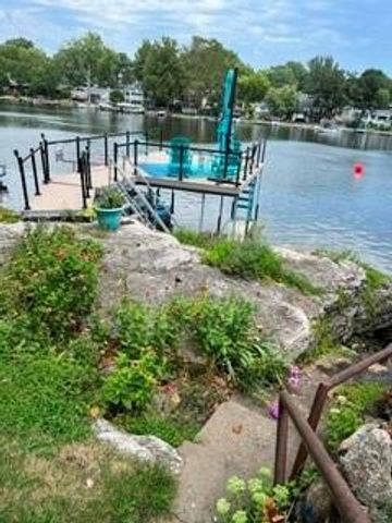 25 Beach Drive, Lake Tapawingo, MO 64015