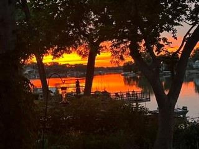 25 Beach Drive, Lake Tapawingo, MO 64015