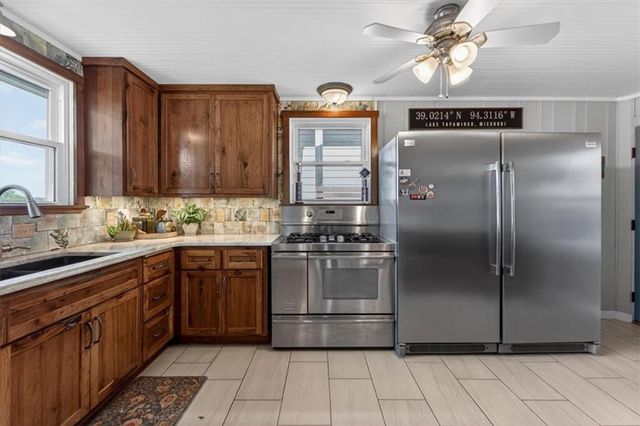 25 Beach Drive, Lake Tapawingo, MO 64015
