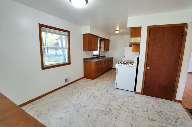 7016 Oliver Circle N, Brooklyn Center, MN 55430