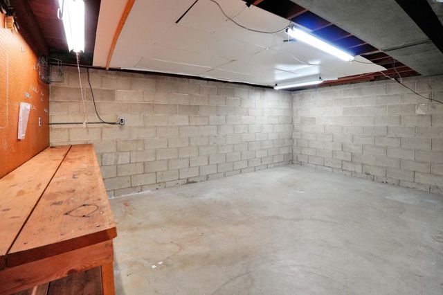 7016 Oliver Circle N, Brooklyn Center, MN 55430