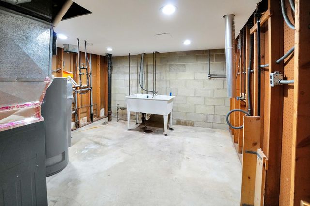 7016 Oliver Circle N, Brooklyn Center, MN 55430