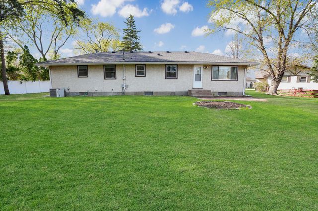 7016 Oliver Circle N, Brooklyn Center, MN 55430