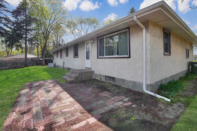 7016 Oliver Circle N, Brooklyn Center, MN 55430
