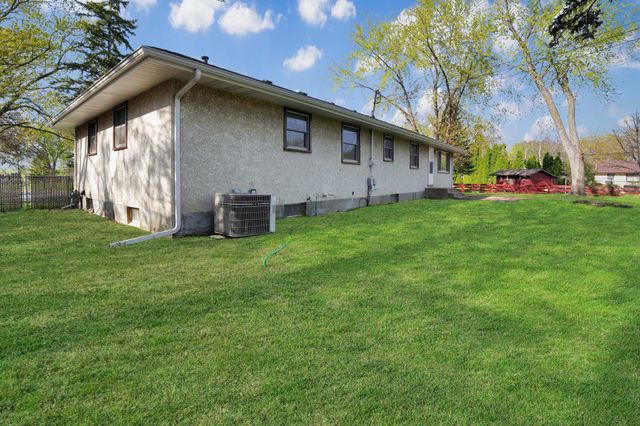 7016 Oliver Circle N, Brooklyn Center, MN 55430