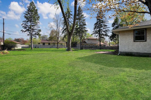 7016 Oliver Circle N, Brooklyn Center, MN 55430