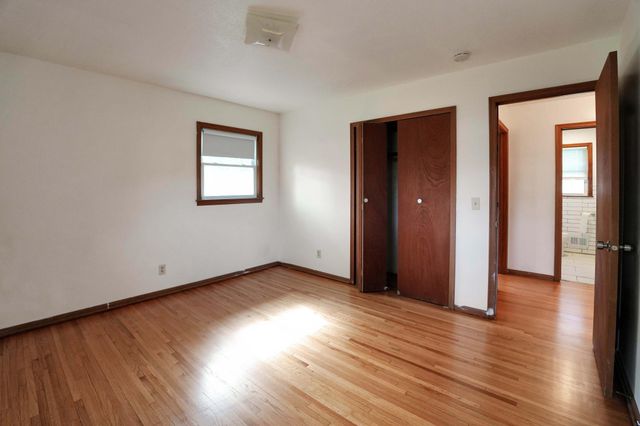 7016 Oliver Circle N, Brooklyn Center, MN 55430