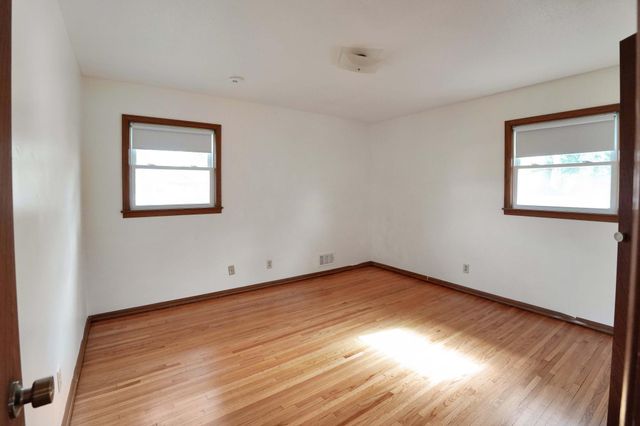 7016 Oliver Circle N, Brooklyn Center, MN 55430