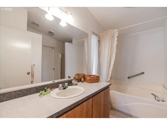 369 GUN CLUB Rd 101, Woodland, WA 98674