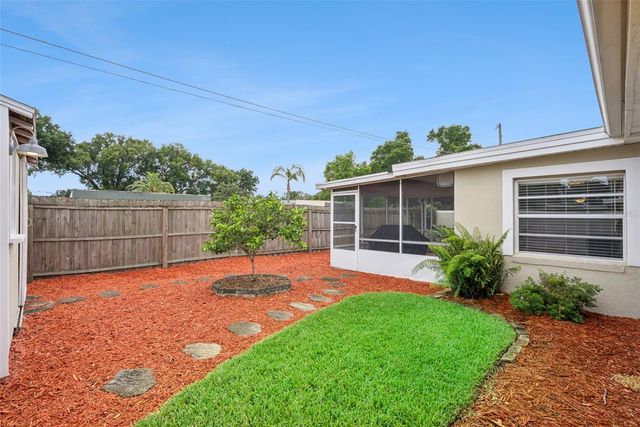 110 N LAKEWOOD CIRCLE, Maitland, FL 32751