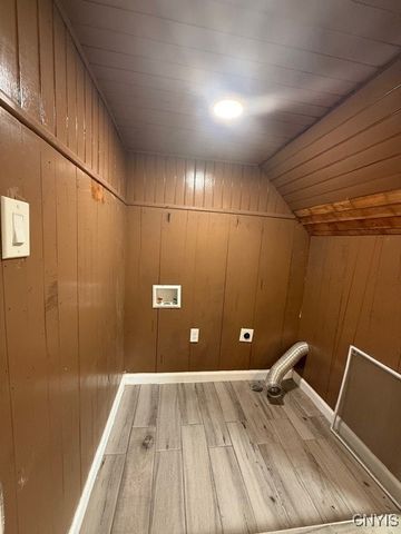 1515 Oneida Street, Utica, NY 13501