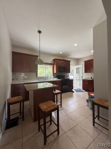 1515 Oneida Street, Utica, NY 13501