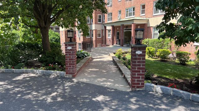 290 Collins Avenue 4C, Fleetwood, NY 10552