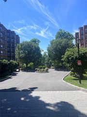 290 Collins Avenue 4C, Fleetwood, NY 10552