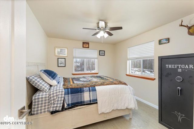 772 S Beaver Lake Road, Big Lake, AK 99623