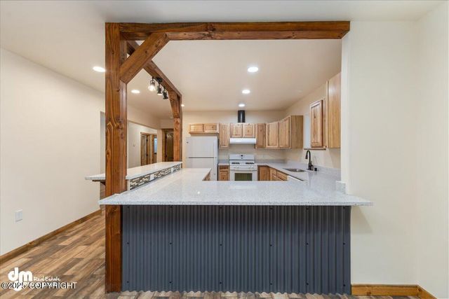 772 S Beaver Lake Road, Big Lake, AK 99623
