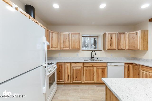 772 S Beaver Lake Road, Big Lake, AK 99623