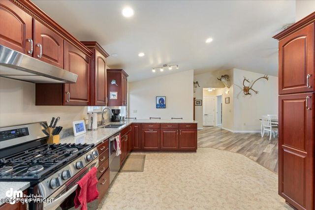 772 S Beaver Lake Road, Big Lake, AK 99623