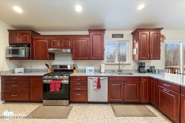 772 S Beaver Lake Road, Big Lake, AK 99623