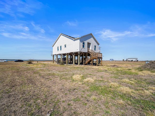 3219 Camp Hulen Drive, Palacios, TX 77465