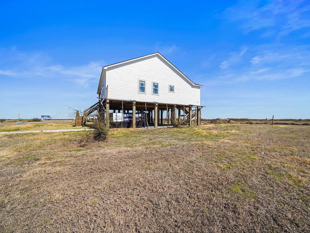 3219 Camp Hulen Drive, Palacios, TX 77465