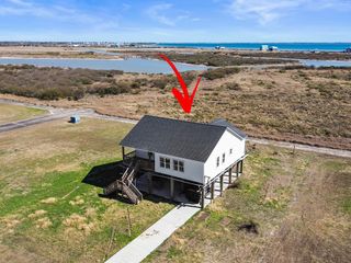 3219 Camp Hulen Drive, Palacios, TX 77465