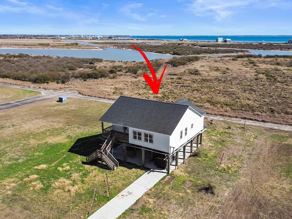 3219 Camp Hulen Drive, Palacios, TX 77465