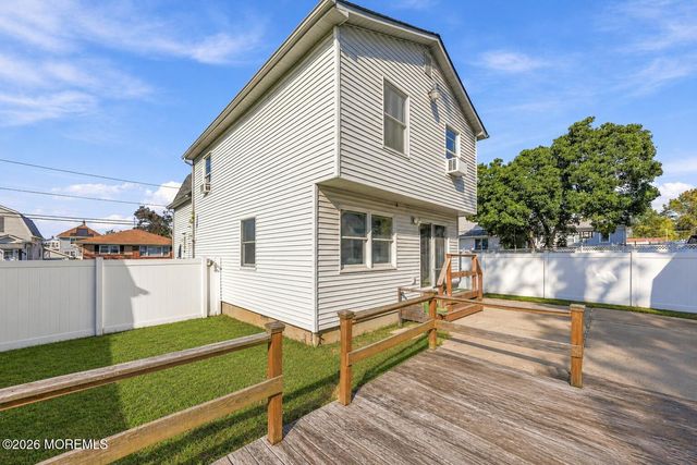 32 3rd Street, Fords, NJ 08863