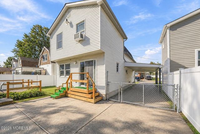 32 3rd Street, Fords, NJ 08863